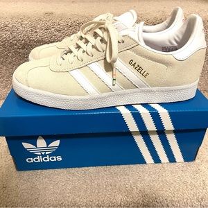 Size 7.5 Women’s Gazelle Adidas - Off white